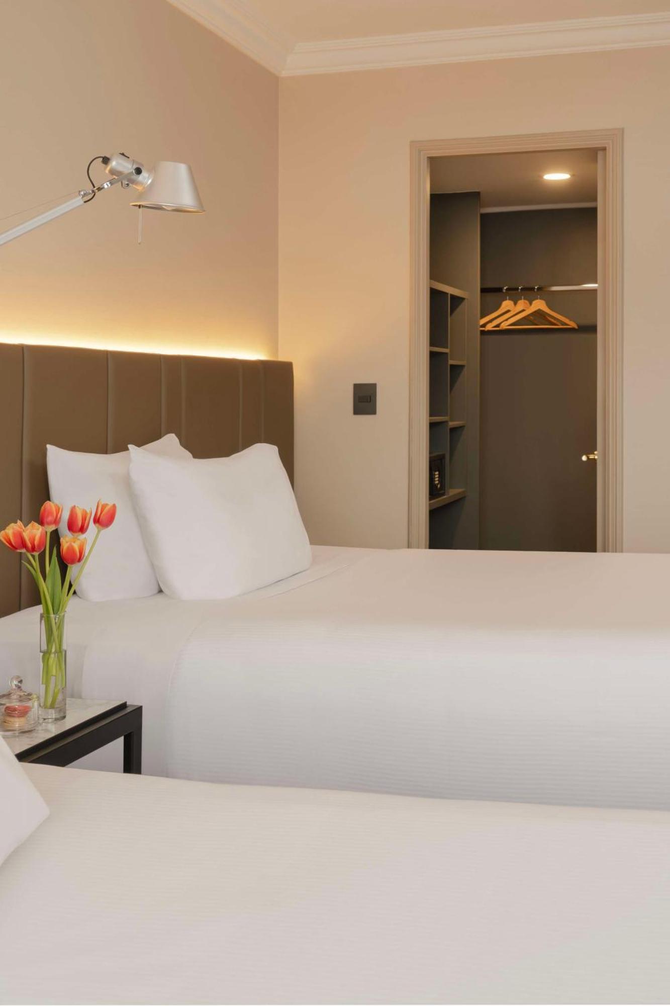 Nh Ciudad De Santiago Hotel Bagian luar foto