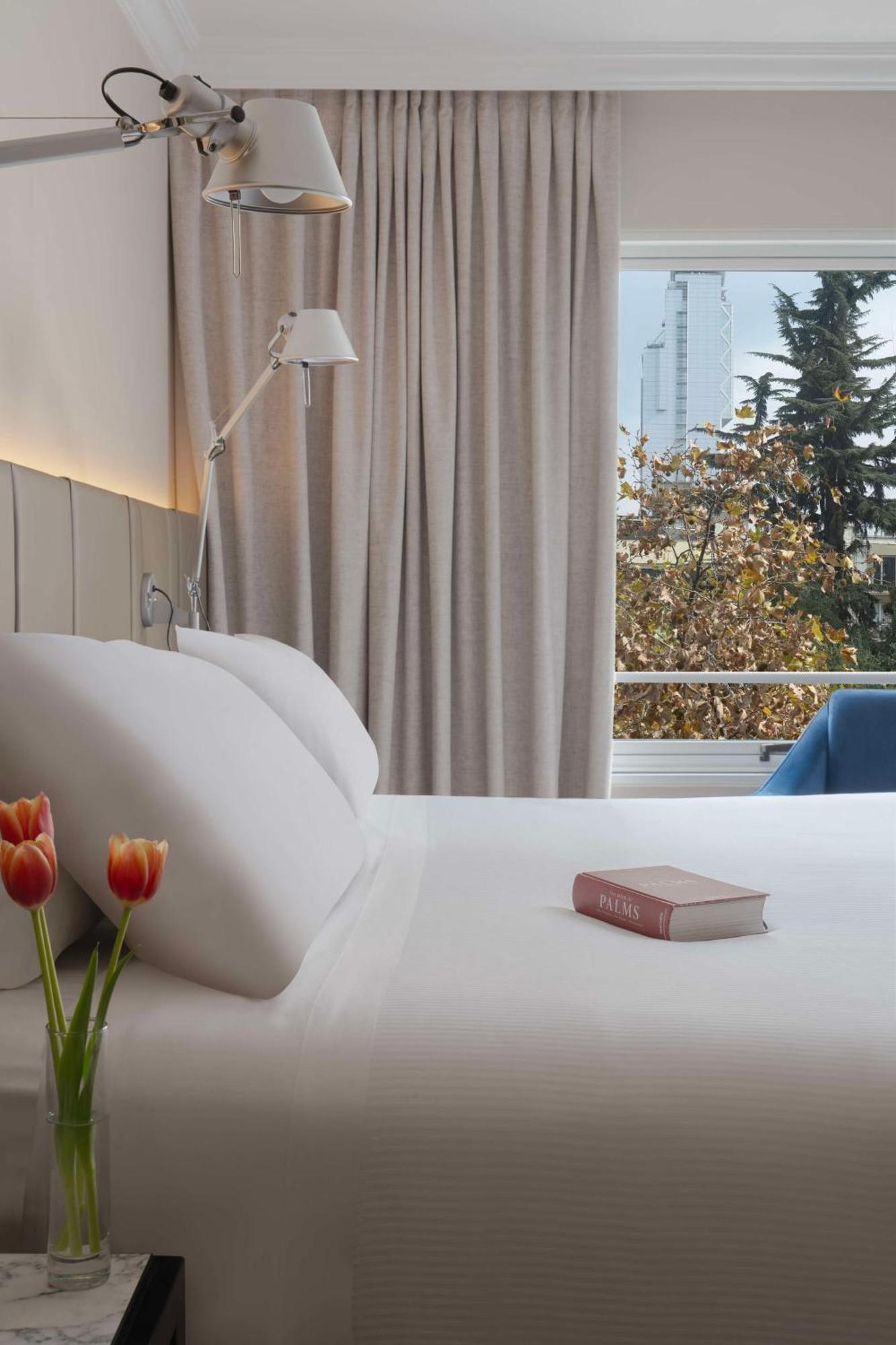 Nh Ciudad De Santiago Hotel Bagian luar foto