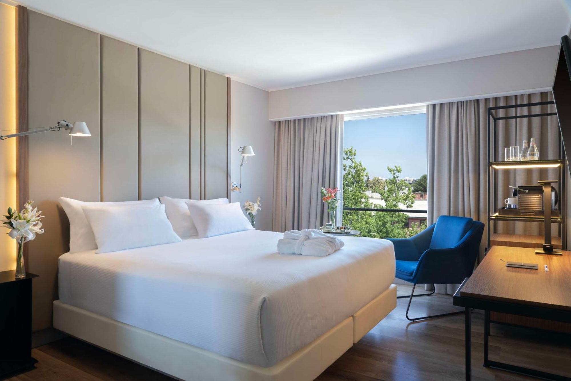 Nh Ciudad De Santiago Hotel Bagian luar foto