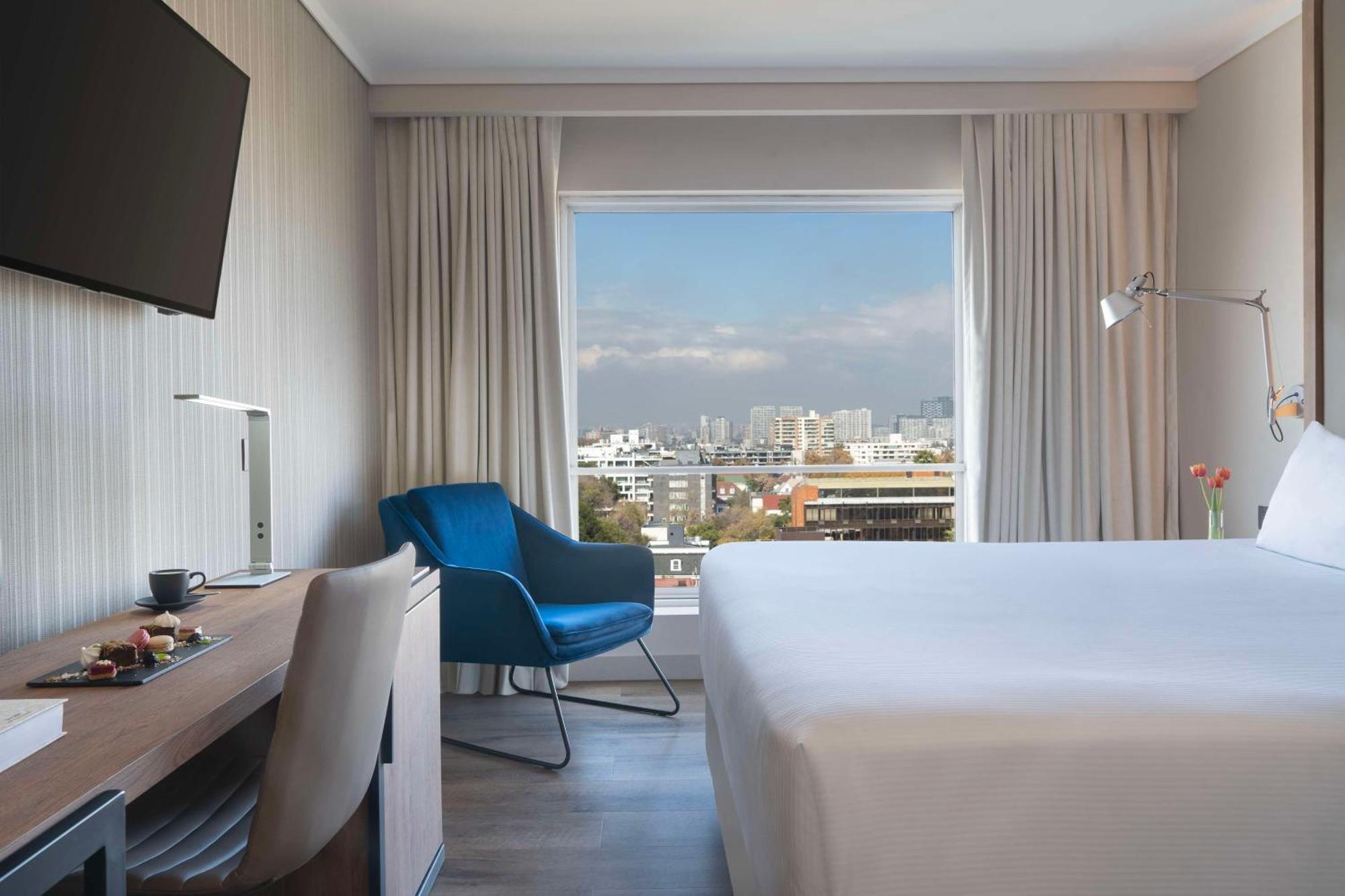 Nh Ciudad De Santiago Hotel Bagian luar foto