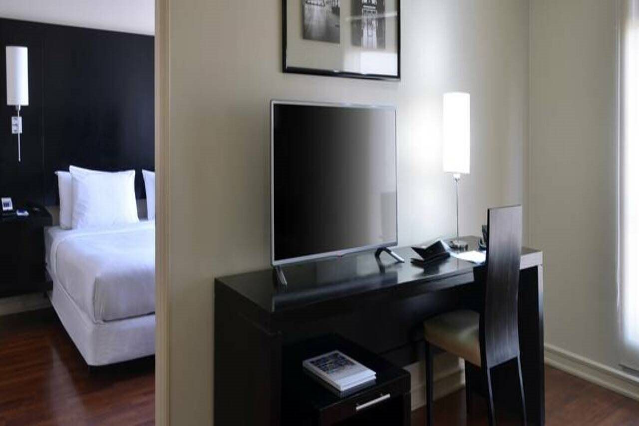 Nh Ciudad De Santiago Hotel Bagian luar foto